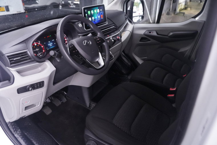 Vehicle Image 19