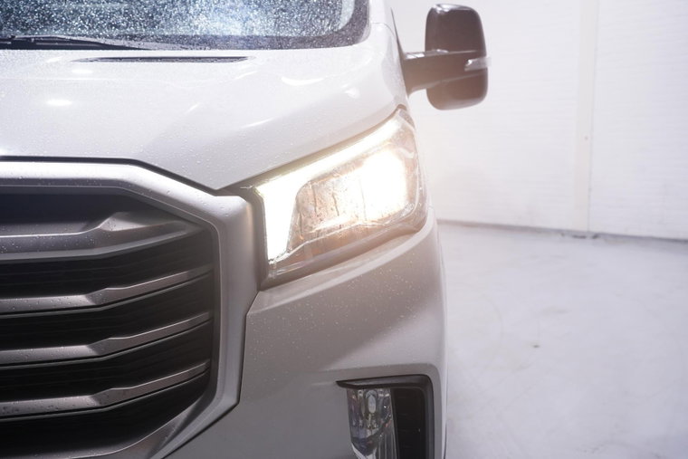 Vehicle Image 6