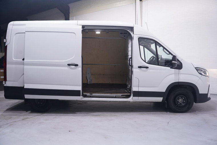 Vehicle Image 9