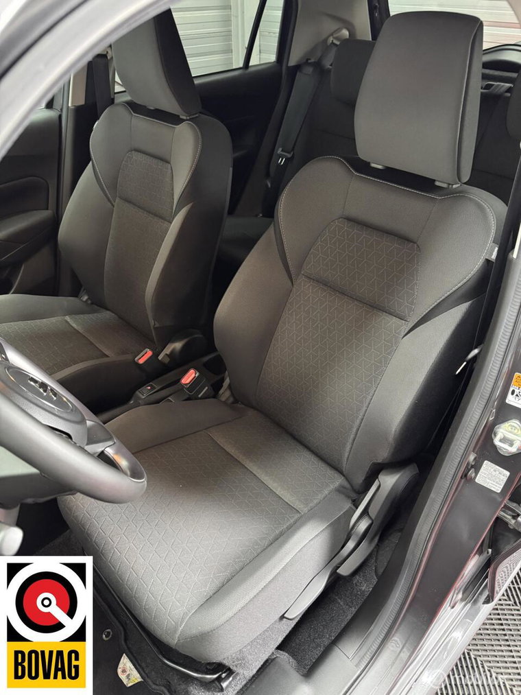 Vehicle Image 16