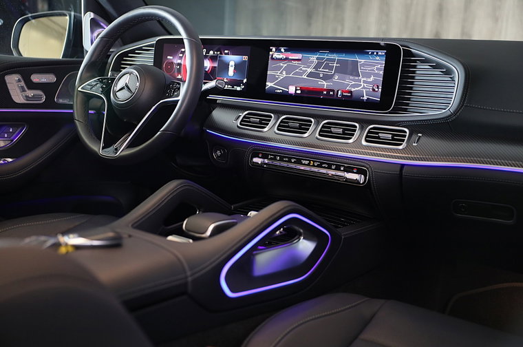 Vehicle Image 6