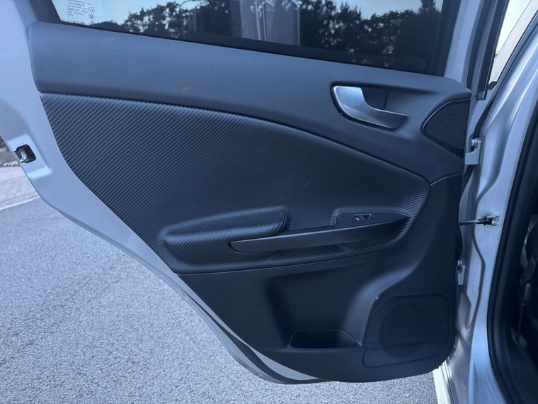 Vehicle Image 26