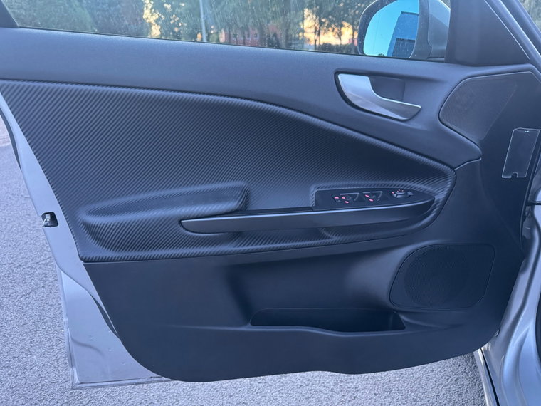 Vehicle Image 27
