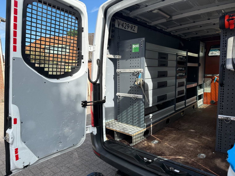 Vehicle Image 22