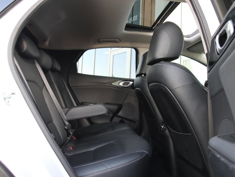 Vehicle Image 31