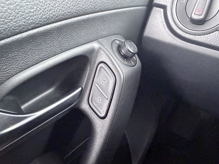 Vehicle Image 28