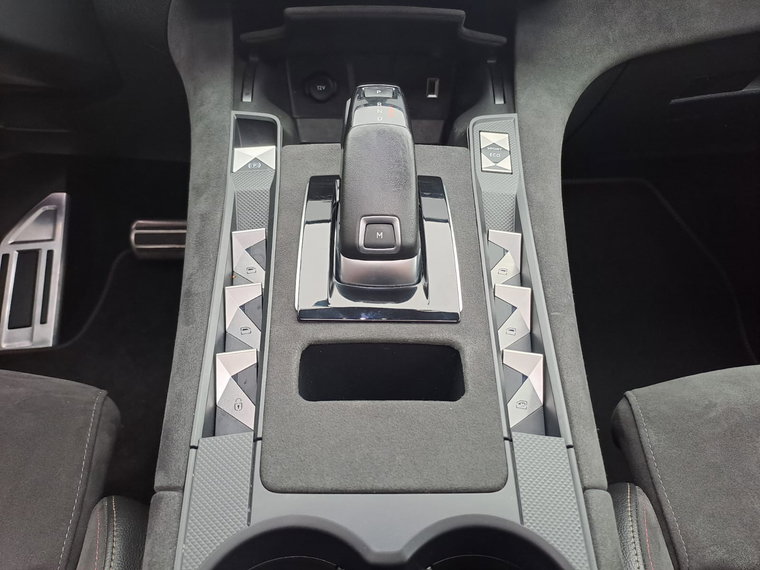 Vehicle Image 24