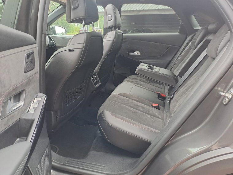Vehicle Image 33
