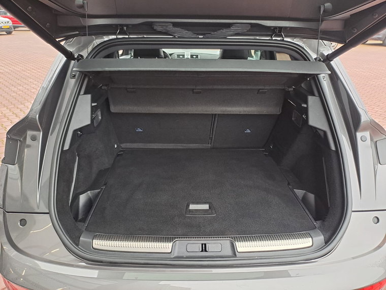 Vehicle Image 38
