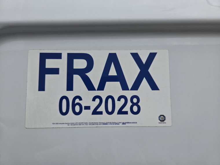 Vehicle Image 32
