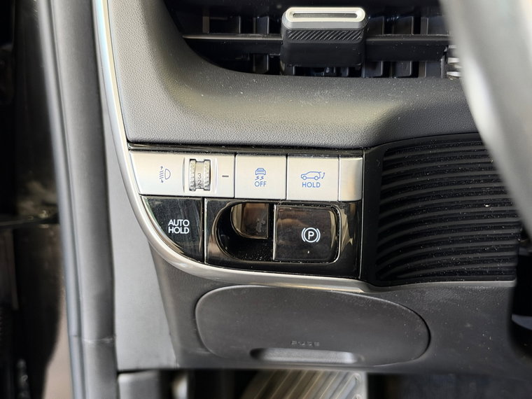 Vehicle Image 38
