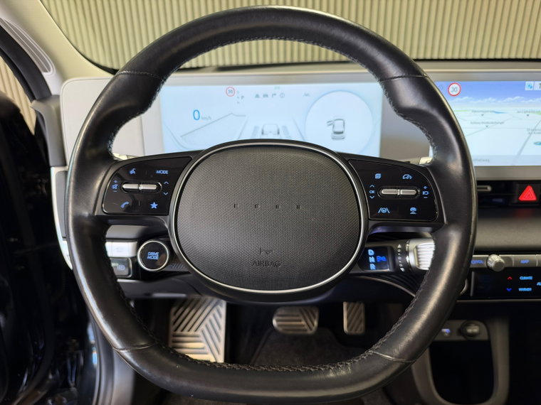 Vehicle Image 40