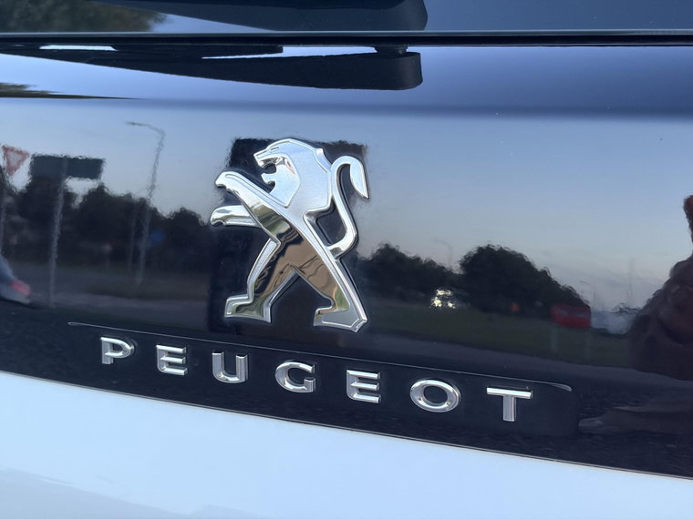 Vehicle Image 42