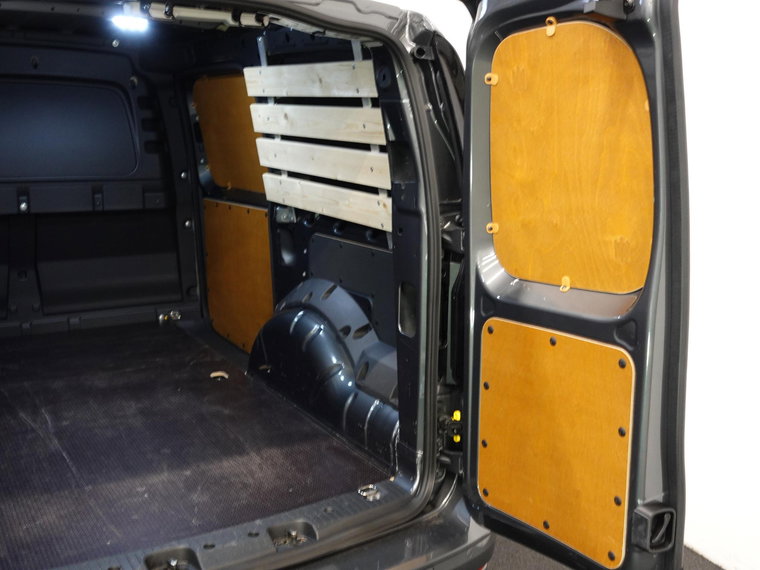 Vehicle Image 33