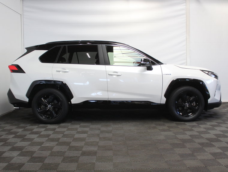 Vehicle Image 15