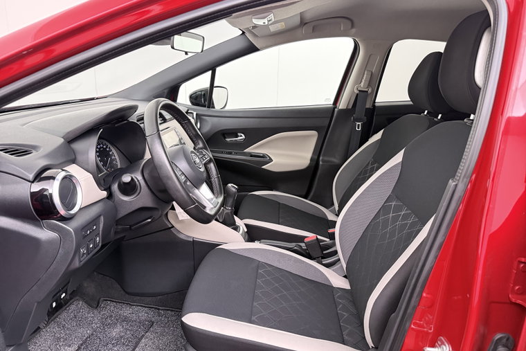 Vehicle Image 12