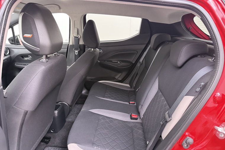 Vehicle Image 14