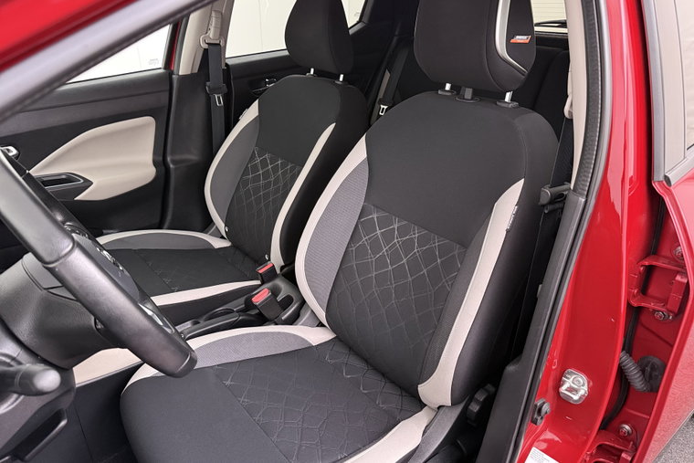 Vehicle Image 10