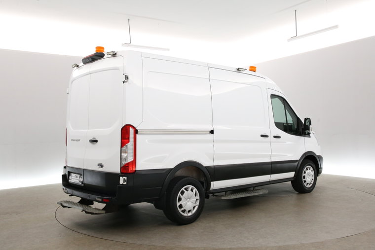 Vehicle Image 28
