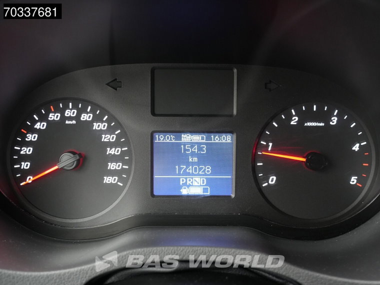 Vehicle Image 38