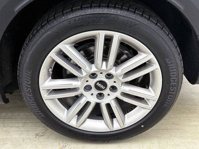 Vehicle Image 40