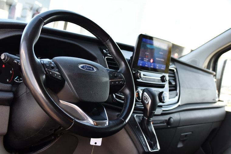 Vehicle Image 12