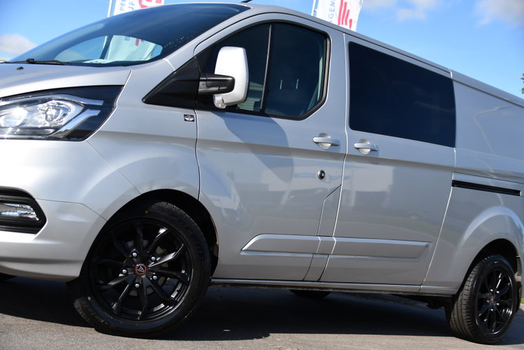 Vehicle Image 32