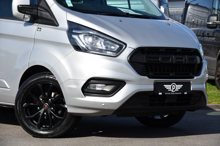Vehicle Image 8