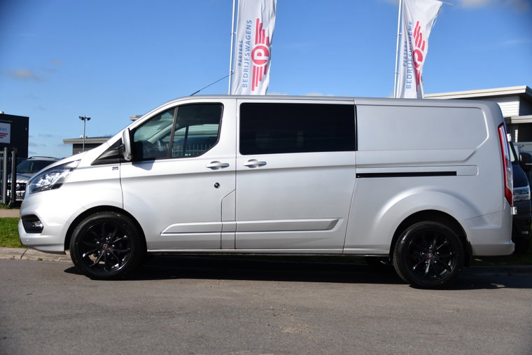 Vehicle Image 9