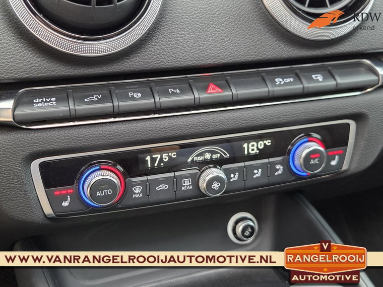 Vehicle Image 42