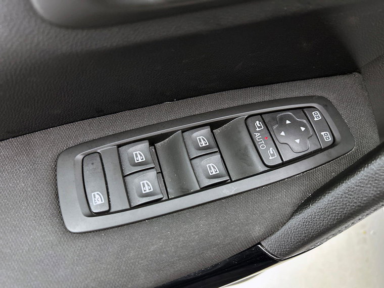 Vehicle Image 27