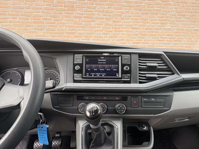 Vehicle Image 26