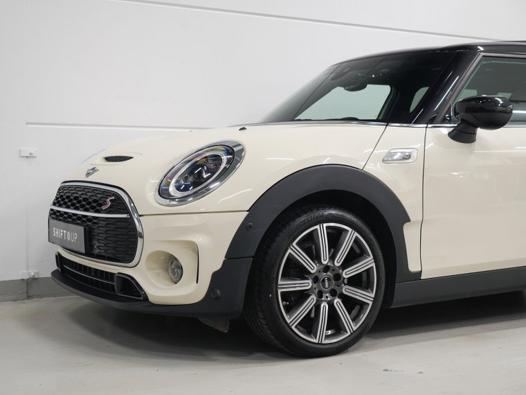 Vehicle Image 32