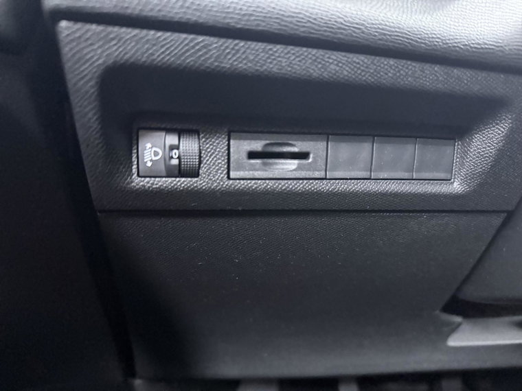 Vehicle Image 26