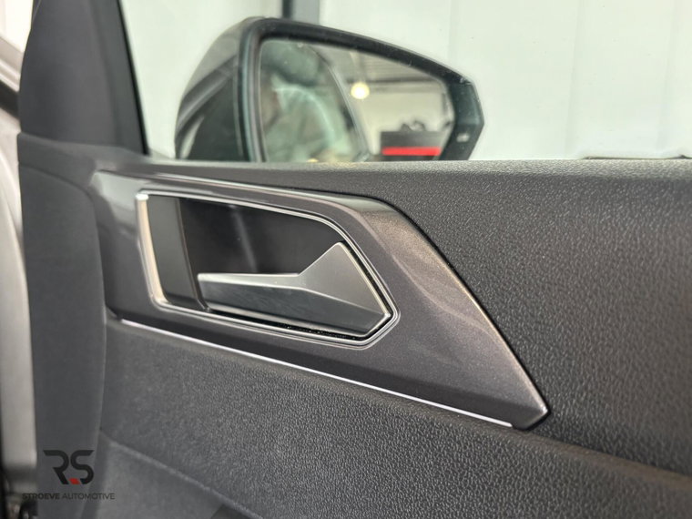 Vehicle Image 40