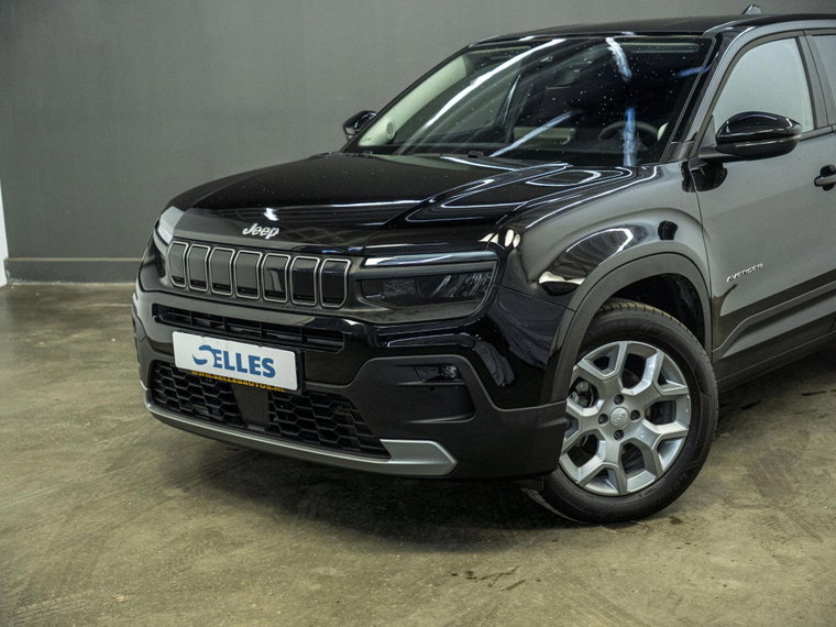 Vehicle Image 32