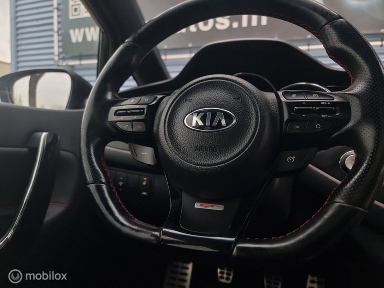 Vehicle Image 42