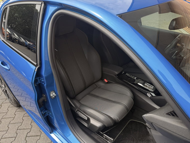 Vehicle Image 43