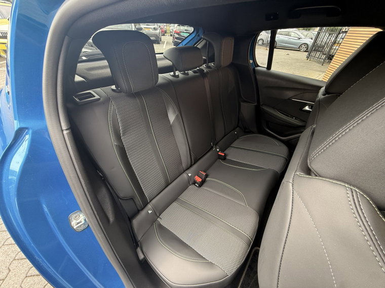 Vehicle Image 45