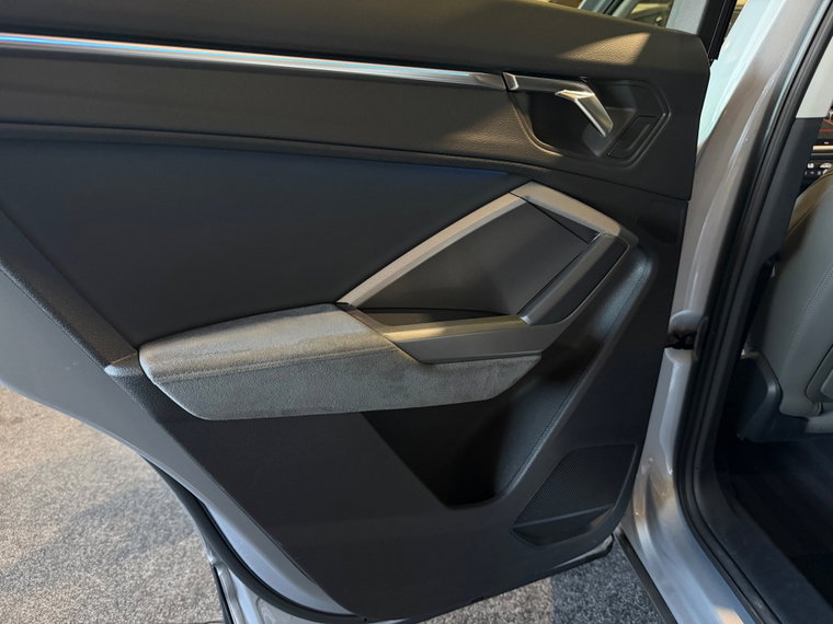 Vehicle Image 39