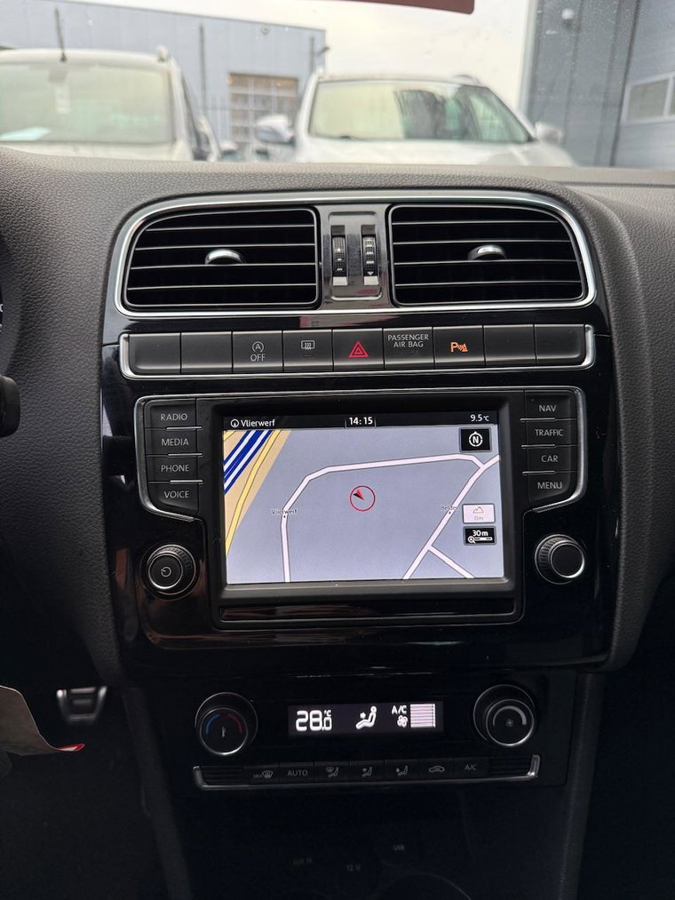 Vehicle Image 22