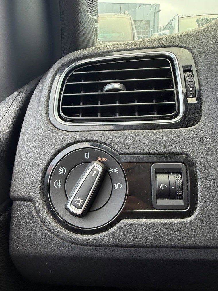 Vehicle Image 37