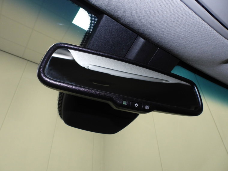 Vehicle Image 25