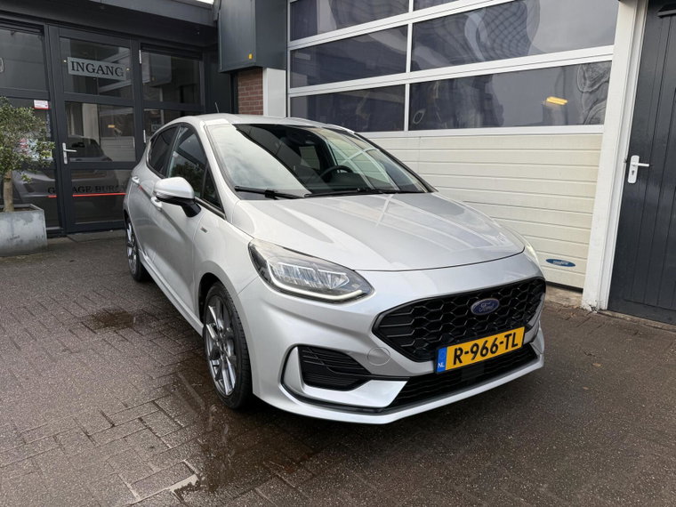 Vehicle Image 8
