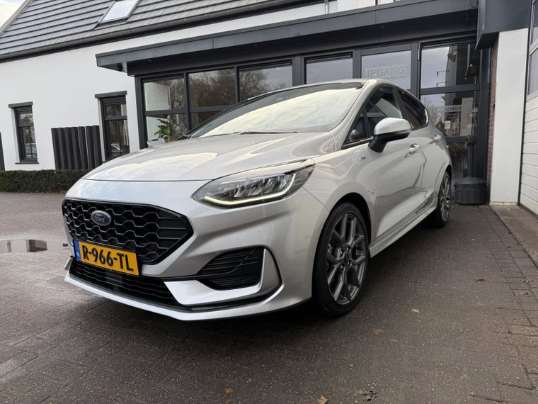 Vehicle Image 9