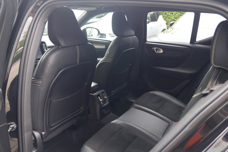 Vehicle Image 23