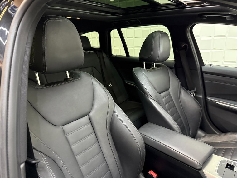 Vehicle Image 35