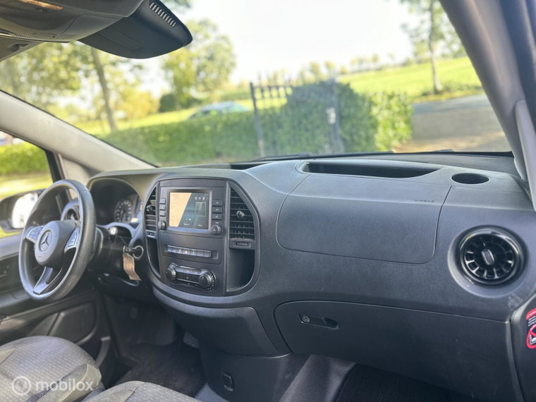 Vehicle Image 28