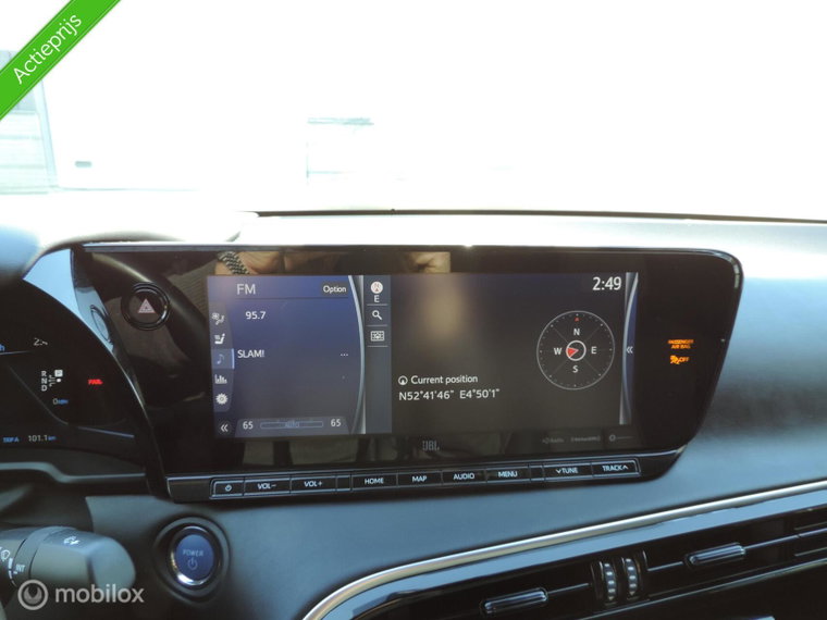 Vehicle Image 10