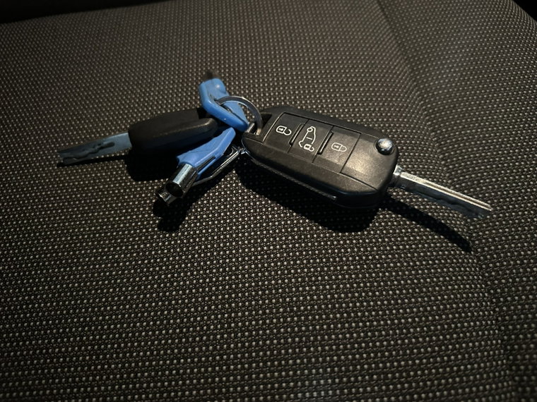 Vehicle Image 17